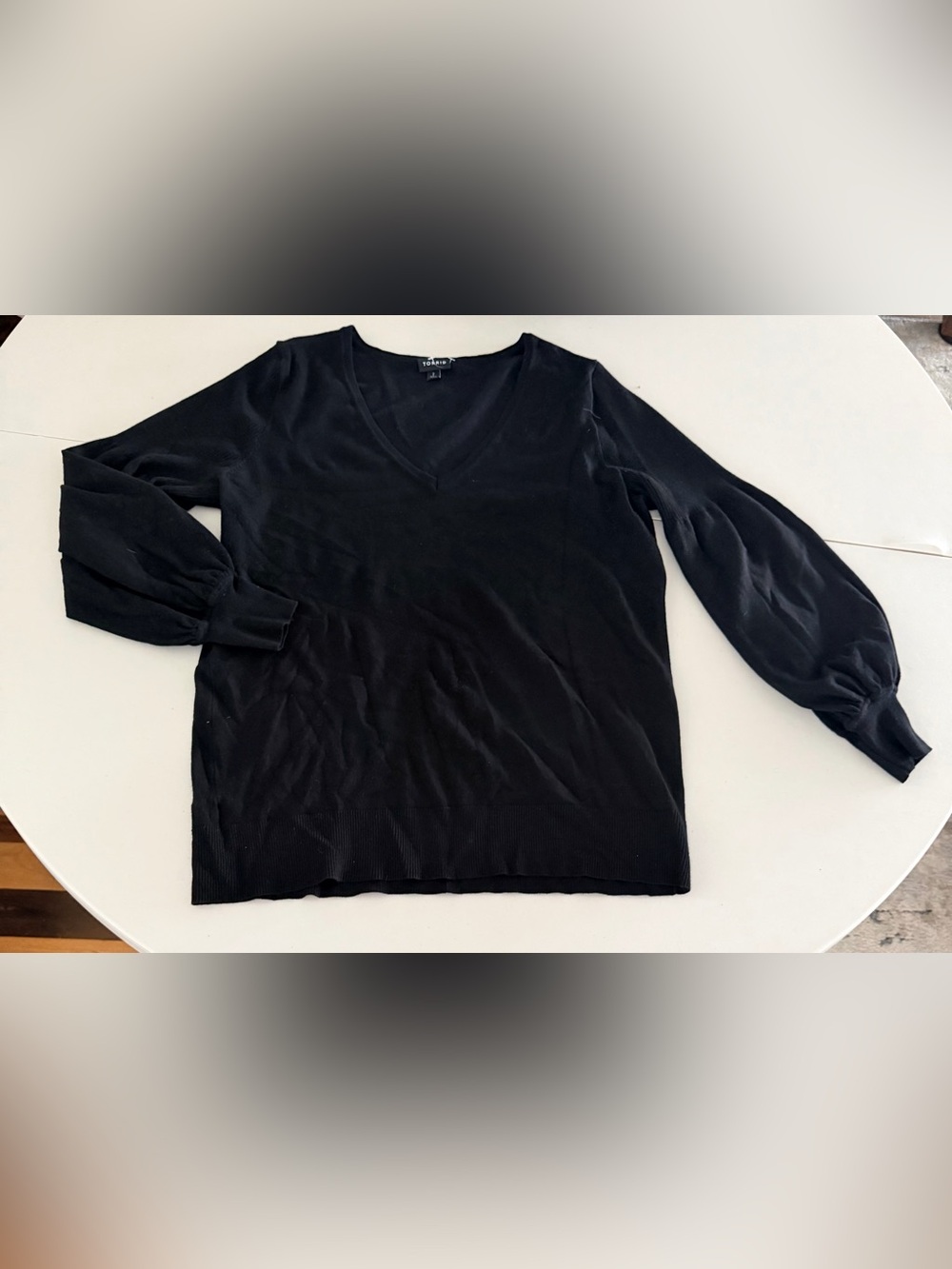 TORRID | ladies plus size, V-neck sweater. Size: 2
